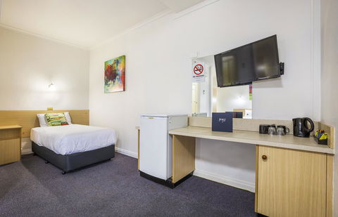 Boomerang Hotel - Accommodation Gladstone 1