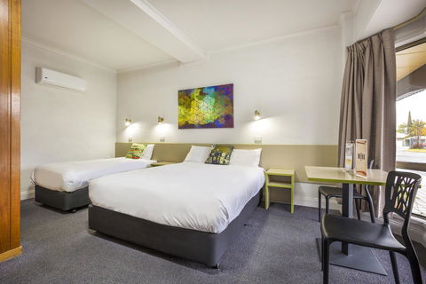 Boomerang Hotel - Accommodation Gladstone 11