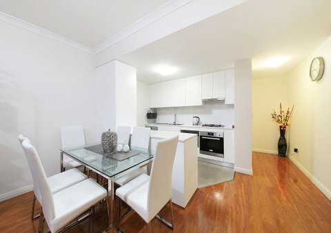 Sydney Apartment Close To Airport & CBD - Accommodation Gladstone 15