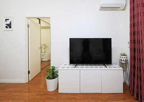 Sydney Apartment Close To Airport & CBD - Accommodation Gladstone 9