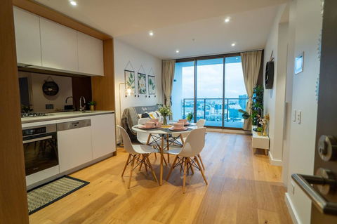 Two Bedroom Darling Harbour Apt Chinatown CBD UTS - Accommodation Gladstone 0