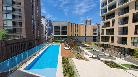 Two Bedroom Darling Harbour Apt Chinatown CBD UTS - Accommodation Gladstone 7