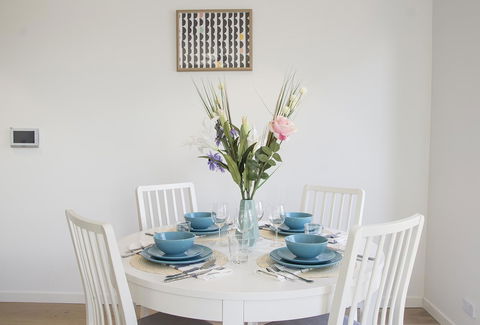 Cozy Apartment With Harbour Bridge View In Bondi - Accommodation Gladstone 3