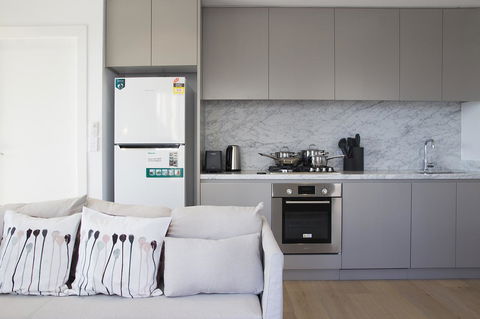 Cozy Apartment With Harbour Bridge View In Bondi - Accommodation Gladstone 2
