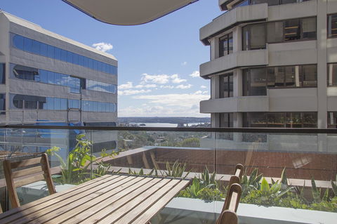 Cozy Apartment With Harbour Bridge View In Bondi - Accommodation Gladstone 7