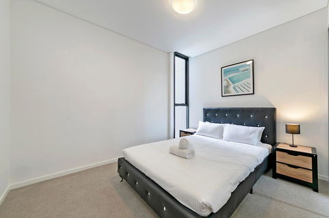 Stylish And Neat Two Bed Apartment In Wentworth Point - Accommodation Gladstone 6