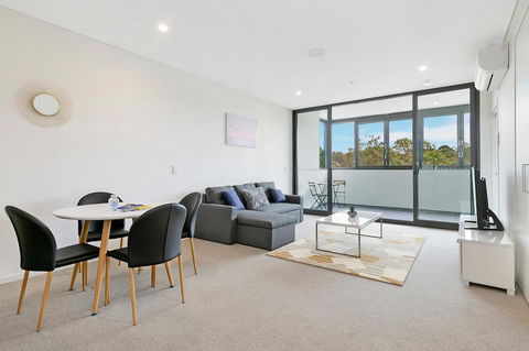 Stylish And Neat Two Bed Apartment In Wentworth Point - Accommodation Gladstone 4