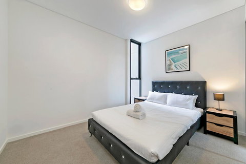 Stylish And Neat Two Bed Apartment In Wentworth Point - Accommodation Gladstone 6