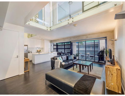 Urban Loft Close To Sydney Hot Spots - Accommodation Gladstone 0