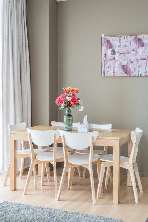 Sydney CBD Modern 2 Bedroom Apartment + Free Car Parking - Accommodation Gladstone 5