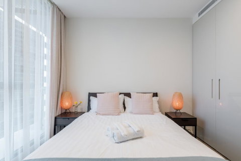 Sydney CBD Modern 2 Bedroom Apartment + Free Car Parking - Accommodation Gladstone 13