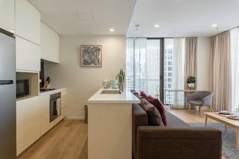 Sydney CBD Modern 2 Bedroom Apartment + Free Car Parking - Accommodation Gladstone 21