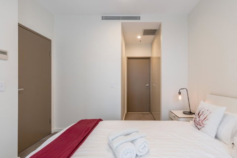 Sydney CBD Modern 2 Bedroom Apartment + Free Car Parking - Accommodation Gladstone 9