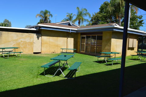 Brolga Hotel Motel - Coleambally - Accommodation Gladstone 18