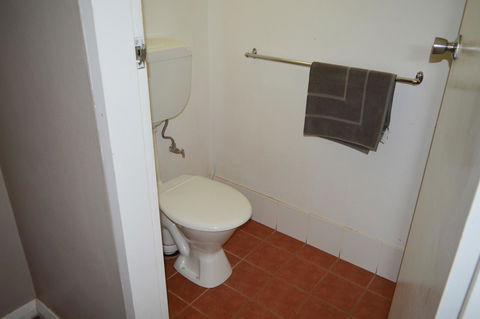 Brolga Hotel Motel - Coleambally - Accommodation Gladstone 4