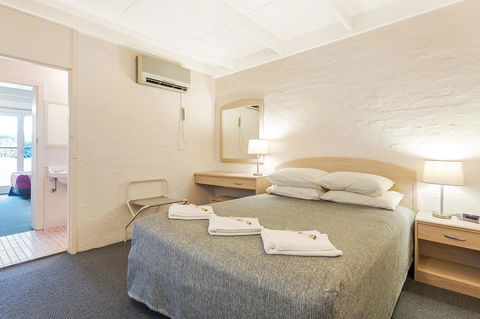 Black Dolphin Resort Motel & Apartments - Accommodation Gladstone 18