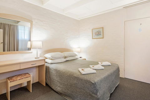 Black Dolphin Resort Motel & Apartments - Accommodation Gladstone 38