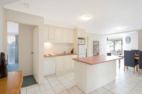 Black Dolphin Resort Motel & Apartments - Accommodation Gladstone 5