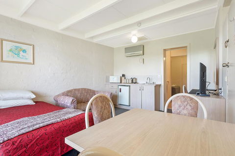 Black Dolphin Resort Motel & Apartments - Accommodation Gladstone 14