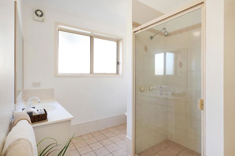 Black Dolphin Resort Motel & Apartments - Accommodation Gladstone 3
