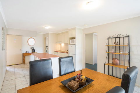 Black Dolphin Resort Motel & Apartments - Accommodation Gladstone 4