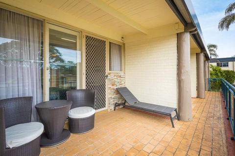 Black Dolphin Resort Motel & Apartments - Accommodation Gladstone 9