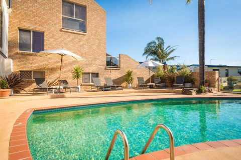 Black Dolphin Resort Motel & Apartments - Accommodation Gladstone 20