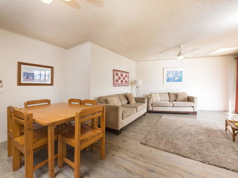 Centrepoint 10 - Accommodation Gladstone 2