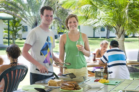 Glen Villa Resort - Accommodation Gladstone 14