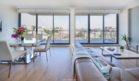 Zara Tower â€“ Luxury Suites And Apartments - Accommodation Gladstone 12