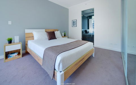 Zara Tower â€“ Luxury Suites And Apartments - Accommodation Gladstone 11