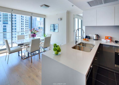 Zara Tower â€“ Luxury Suites And Apartments - Accommodation Gladstone 27