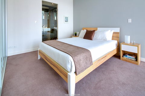 Zara Tower â€“ Luxury Suites And Apartments - Accommodation Gladstone 24