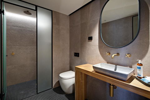 Zara Tower â€“ Luxury Suites And Apartments - Accommodation Gladstone 7