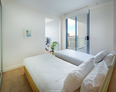 Zara Tower â€“ Luxury Suites And Apartments - Accommodation Gladstone 14