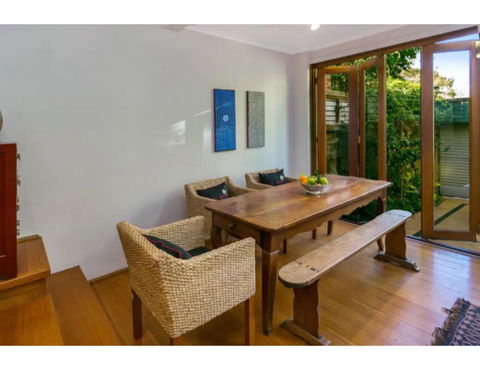 North Sydney Historic Whalers Cottage - Accommodation Gladstone 6