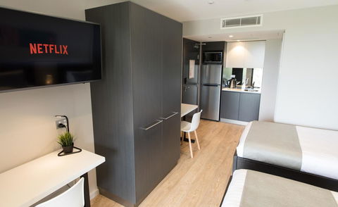 Studio 8 Residences - Adults Only - Accommodation Gladstone 4