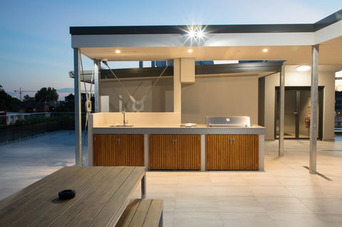Studio 8 Residences - Adults Only - Accommodation Gladstone 10