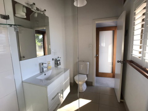 Treetops Everglades Villa - Accommodation Gladstone 22