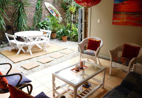 Treetops Everglades Villa - Accommodation Gladstone 0