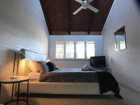 Treetops Everglades Villa - Accommodation Gladstone 24