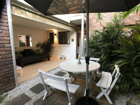 Treetops Everglades Villa - Accommodation Gladstone 18