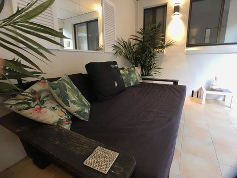 Treetops Everglades Villa - Accommodation Gladstone 16