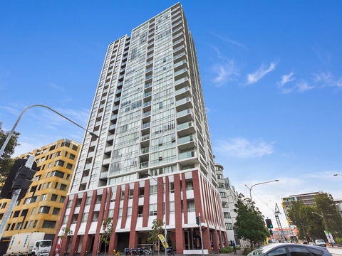 Gadigal Groove - Modern And Bright 3BR Executive Apartment In Zetland With Views - Accommodation Gladstone 10