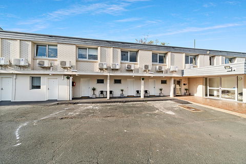 Carlton Suites - Accommodation Gladstone 25