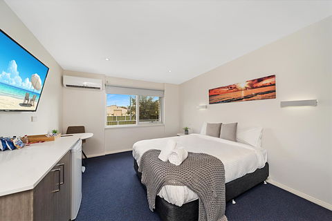 Carlton Suites - Accommodation Gladstone 23