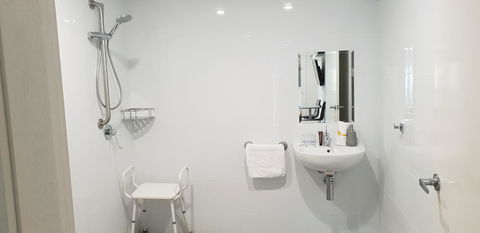 Carlton Suites - Accommodation Gladstone 21