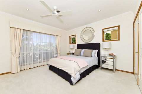 One Mile Mansion - Private Coastal Retreat FREE FAMILY ADVENTURE PASS - Accommodation Gladstone 14