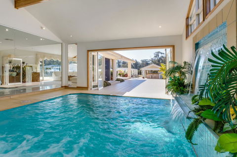 One Mile Mansion - Private Coastal Retreat FREE FAMILY ADVENTURE PASS - Accommodation Gladstone 5