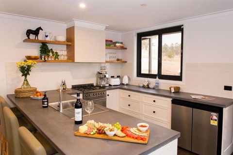 Belisi Farmstay Cottage - Accommodation Gladstone 4